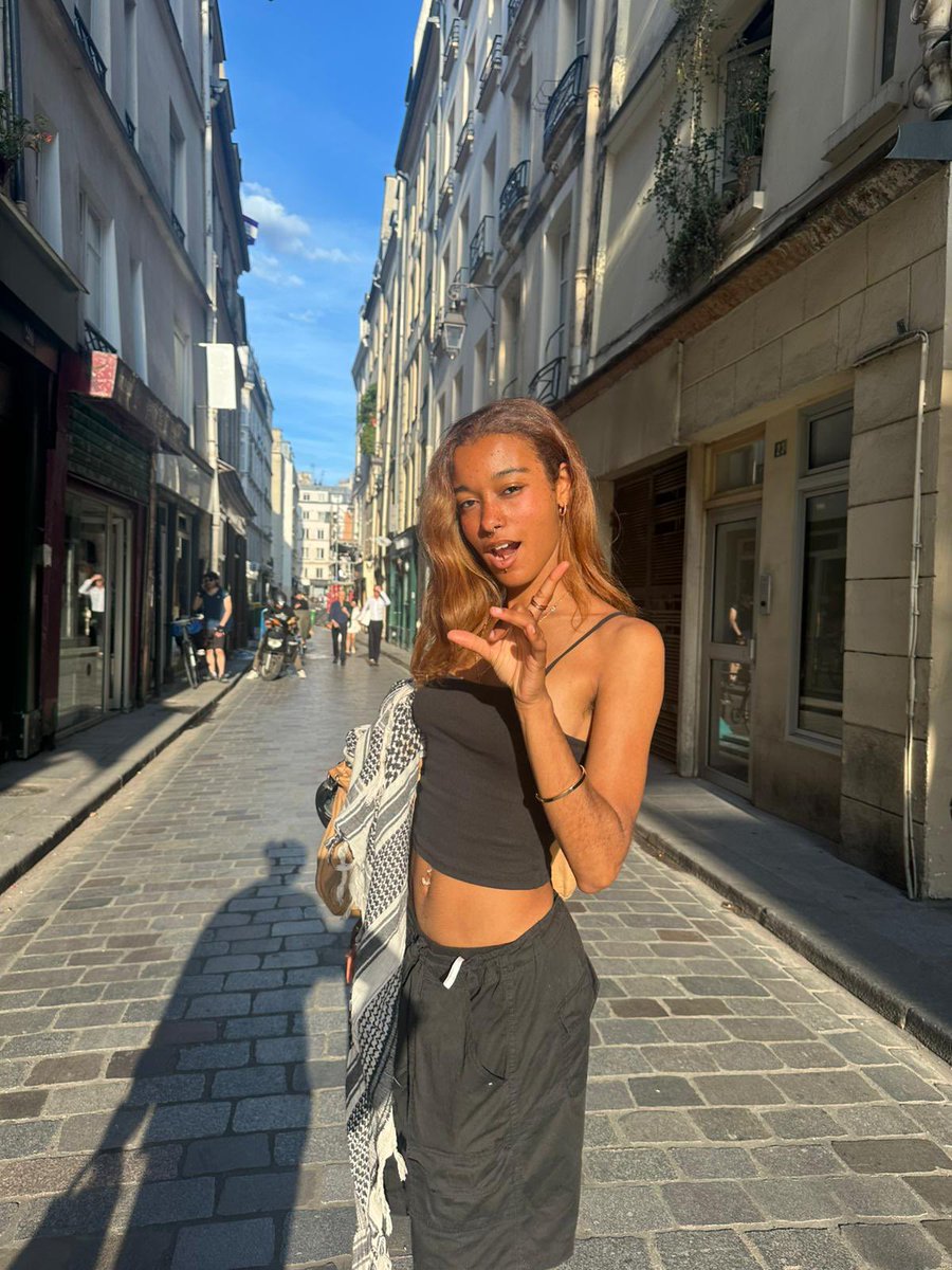 amina mbl tweet media