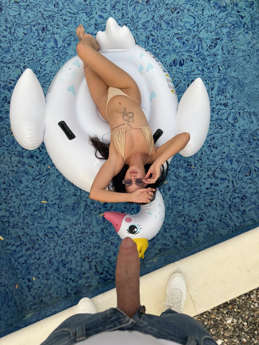 Good morning🍌🥥 

@<a href="/KristofCale/">Kristof Cale</a>