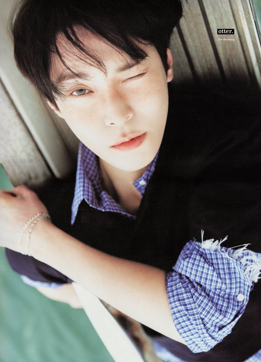 F26B0Y's tweet photo. [SCAN] SOAR (Be My Light ver.)
#도영 #DOYOUNG https://t.co/GlidV6rzRo