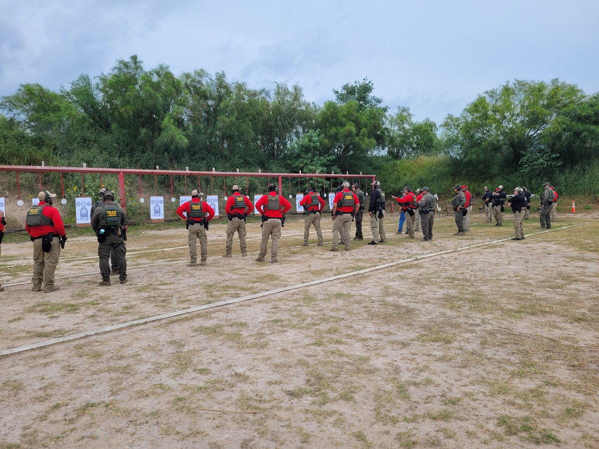 CBPLESCXD's tweet image. LESC's National Firearms and Tactics Branch recently finished instructing Miniature Red Dot Sight (MRDS) Instructor Course to @CBP officers and agents in #USBP's RGV Sector. These agents and officers are now certified to train others on the use of the MRDS. @USBPChiefRGV