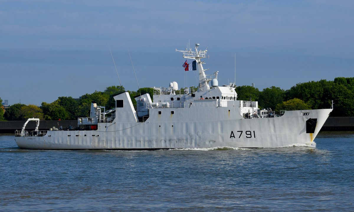 The French Navy’s Lapérouse-class hydrographic survey vessel FS Lapérouse (A791) cruising the River Thames. #FSlaperouse #MarineNationale #A791 <a href="/IBallantyn/">Iain Ballantyne</a> <a href="/WarshipsIFR/">Warships IFR</a> #HydrographicSurveyVessel #FrenchNavy #Gravesend #RiverThames #Thames