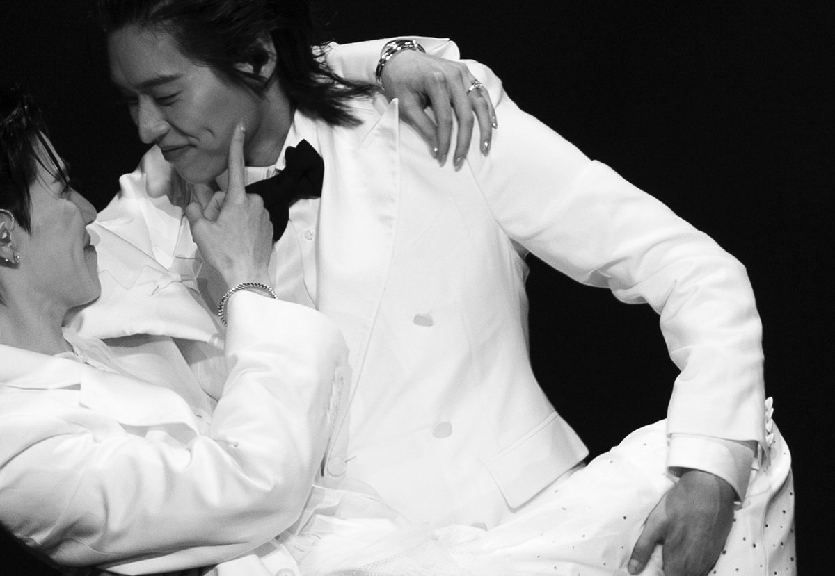 bpjs_G9997's tweet photo. : ถ้าตลอดกาลมีจริง 

                 ขอให้มันเกิดกับรักครั้งนี้ 💍👬

#billkin #ppkritt https://t.co/1UIsEqgDnd