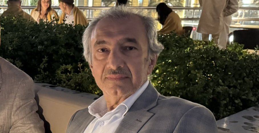 اعلامي عراقي: فائق الشيخ علي يريد من الله يمـ وّت خامنئي ومن ترامب يسقّط النظام الإيراني ومن نتنياهو يقصف البنى التحتية بإيران ومن وزارة الدفاع الأمريكية تقصف الحشـ.د ومن البنتاغون يضربون الفصائل ومن التشرينيين يقتحمون الخضراء ومن الشعب بشكل عام يسحل السياسيين حتى يجي يستلم الحكم