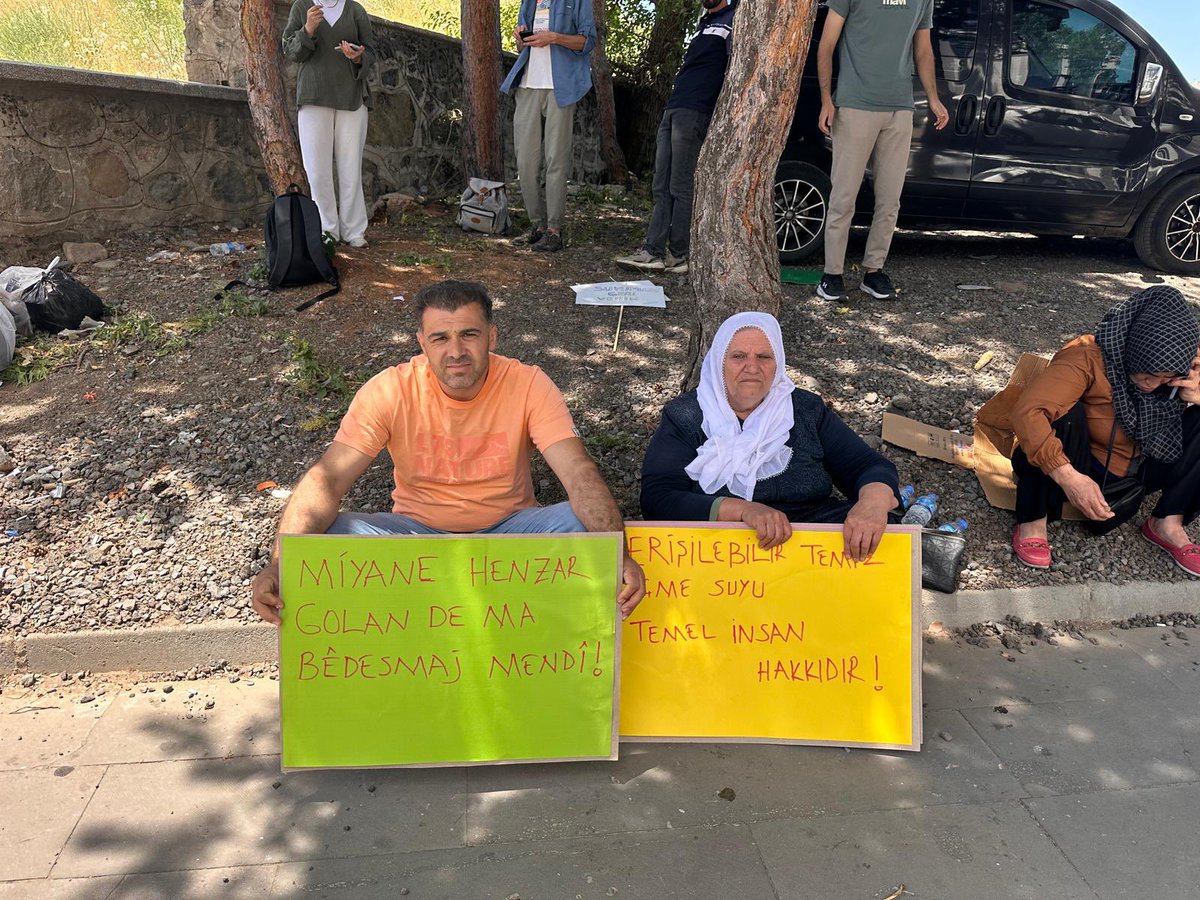 📌Bingöl Belediyesi önünde su protestosu

👉Miyane henzar golan de ma bêdesmaj mendi