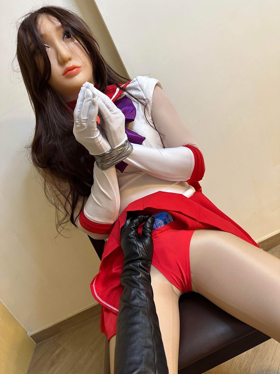 ElenaEm14's tweet photo. 😳
#femalemask #Crossdresser #女装 #女装娘 #女裝子 #偽娘 #sexy #Bondage #cd伪娘 #CrossDressing #crossdress #伪娘 #Doll #kigurumi  #fetish #hkgirl #hongkonggirl #legs #ptgf #HongKong #pantyhose #highheels #dress #latex #gloves #zentai #bdsm #ニューハーフ #ladyboy https://t.co/HG5Si7P5KV