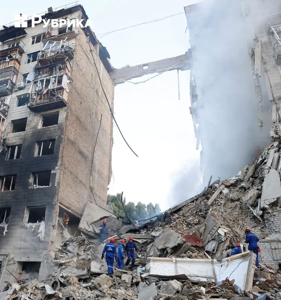 yermolenko_v's tweet image. Horrible Russian attack on Kyiv today.. Russian missile and drone terror against Ukrainians continues.
Russia today is the enemy of humanity
Photo @rubryka