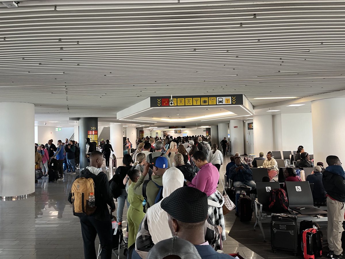 ⁦<a href="/BrusselsAirport/">Brussels Airport</a>⁩ ⁦<a href="/FlyingBrussels/">Brussels Airlines</a>⁩ this is the transfer to T gates. It is painfully slow.