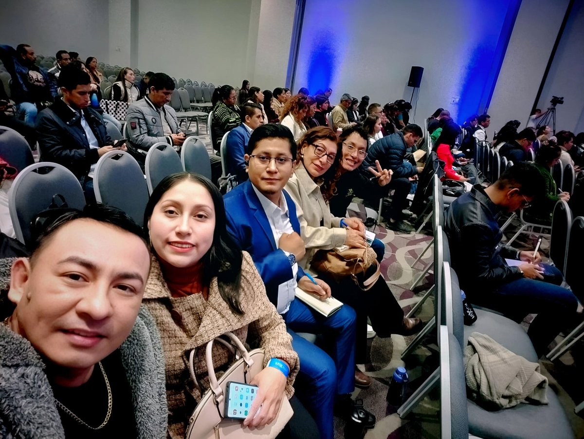 Charles37975353's tweet photo. 📸 Evento de crecimiento, visión y acción

Hoy compartimos más que una reunión…

 #reuniondelideres #ᴄʀᴇᴄɪᴍɪᴇɴᴛᴏᴘᴇʀsᴏɴᴀʟ #visiónempresarial #emprendedoresunidos #networkmarketi̇ng #networkmarketi̇ng #acciónmasiva https://t.co/f8D0X91Xj7