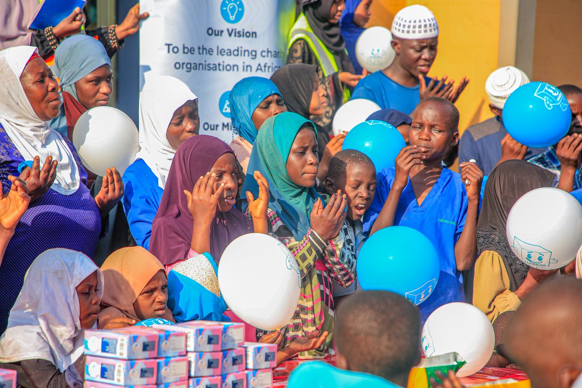 alwaasicharity's tweet photo. A day of 😊 shared stories, and heartfelt connection💛 ✨️.@alwaasicharity outreach to Alhuhan Orphanage Luwero-Kasana

#alwaasicharity 
#SharingIsCaring https://t.co/DUNFawFRFq