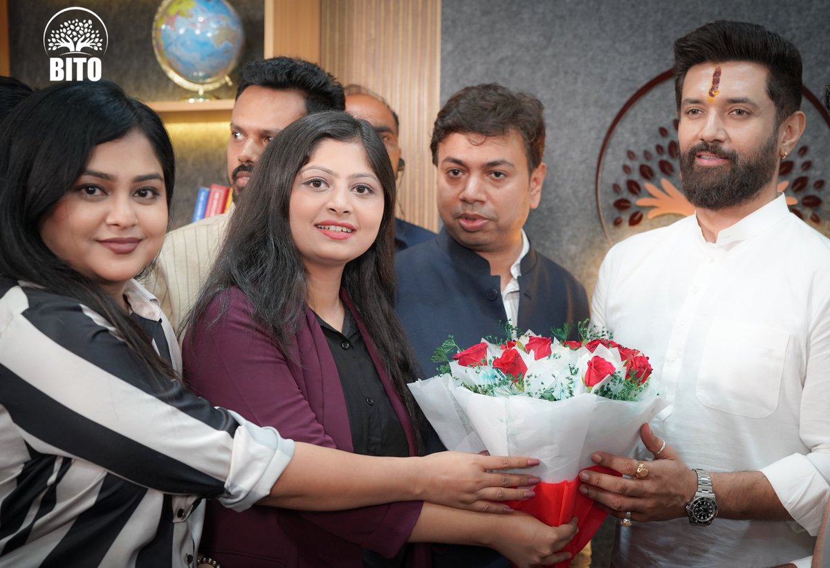 BitoVoice's tweet photo. केंद्रीय मंत्री सह Bihar International Trade Organization (BITO) के चेयरमैन श्री चिराग पासवान जी ने नोएडा स्थित मुख्य कार्यालय का दौरा किया।

#BITO #ChiragPaswan #BiharPride #VisionaryLeadership #BiharFirstBihariFirst #Bihar #Biharies #BiharKaGarv https://t.co/M8MQA2FHVL