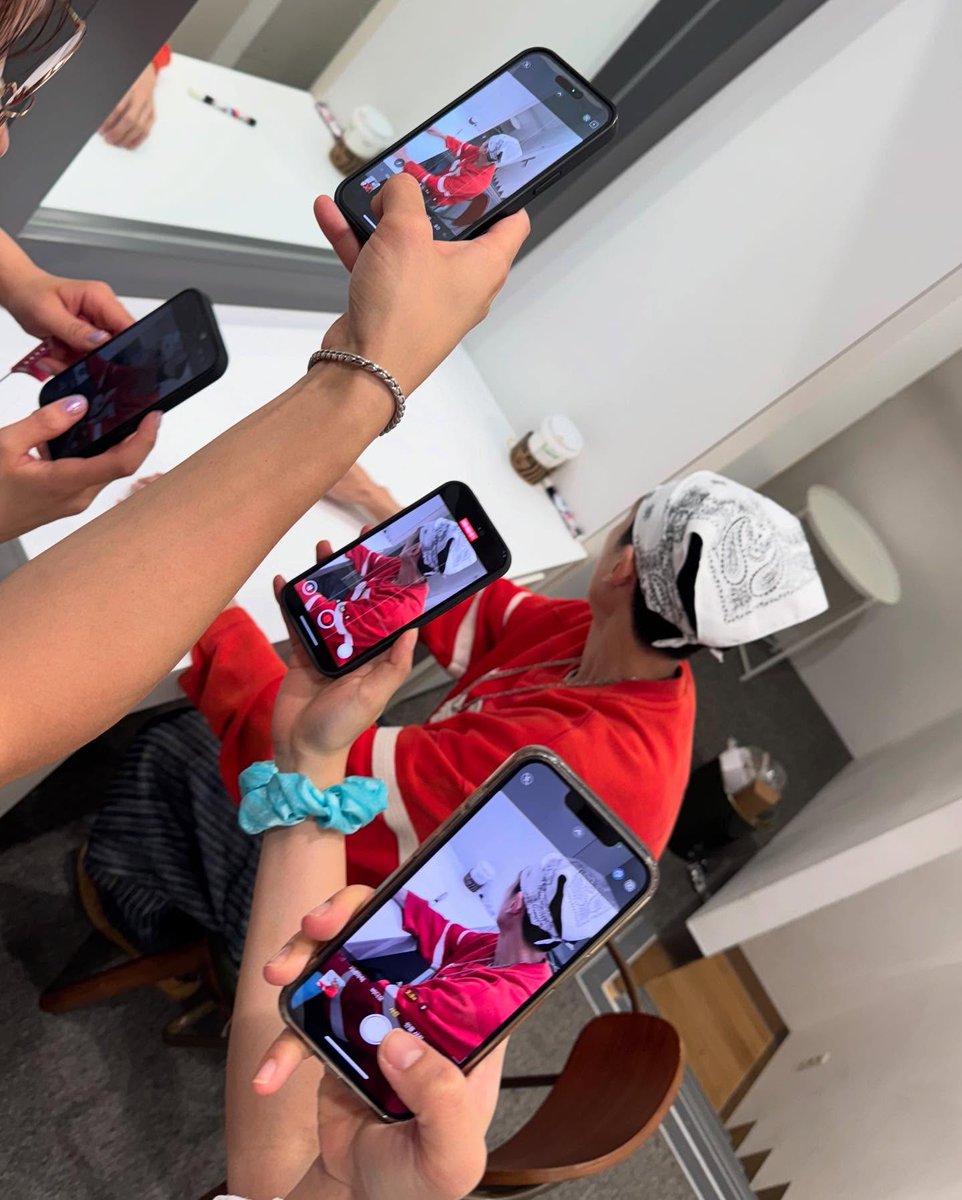 태이 (@25x41) on Twitter photo 