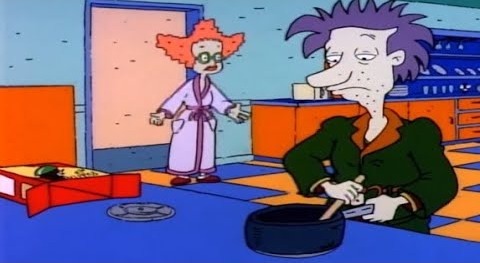 -¿Que estás haciendo?
-Trabajando. 
-Pero es la 1:00 de la mañana. ¿Por qué estás trabajando?