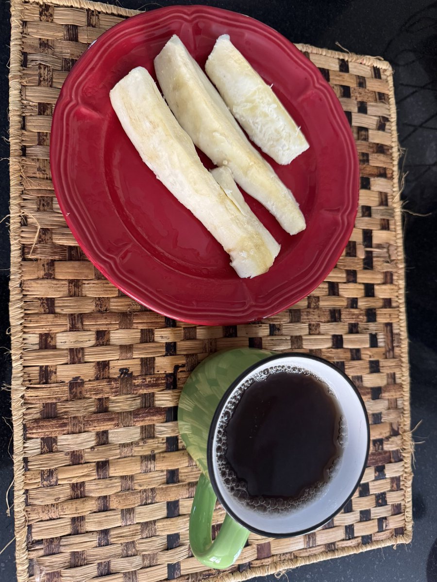 Kalinaki's tweet image. Breakfast: The “Angry One” escorted by Y16s. Ekonome!
