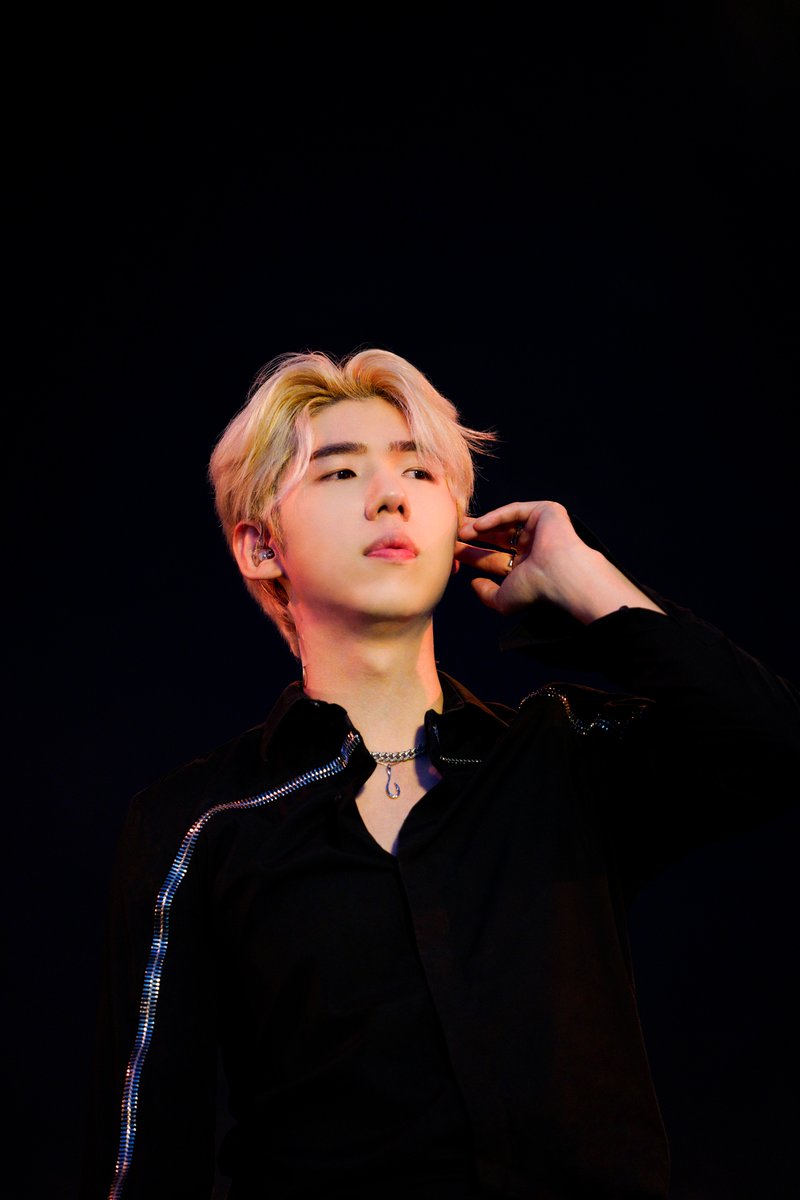 kave_official_'s tweet photo. 2025 WooYeh Festival 🇹🇼

Intro Follow Me
Umm Umm Umm
Venom
Crazy Crazy
Start Over
Running
Go On
Stone
Hurricane

#KAVE #WooYehFestival #WooYeh #吾夜
#Gaho #Kekinu #Jisang #Hyun #Ownr
#케이브 #가호 #케키누 #지상 #현 #오너 https://t.co/Uuq61A0KuK