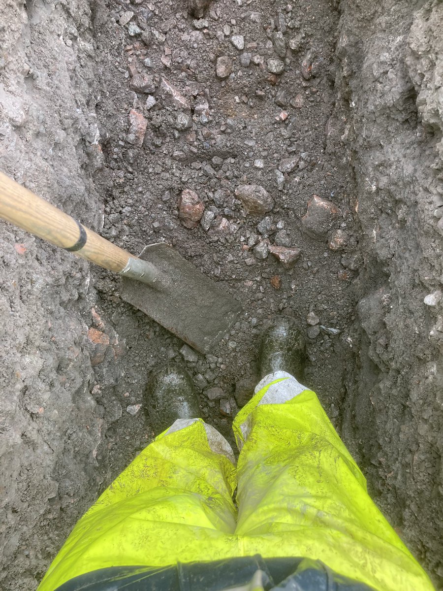 Tål att upprepas. De som glatt säger att det inte finns dåligt väder, bara dåliga kläder. Har aldrig varit ute hela dagarna i dåligt väder. Nej, fjällvandringen 2007 räknas inte.