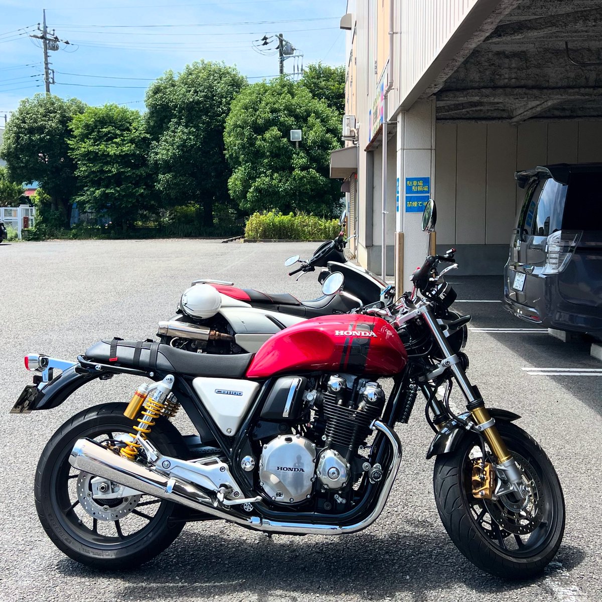 #みんなのサイドアングル見せてくれ

地元のプラモデル屋にて