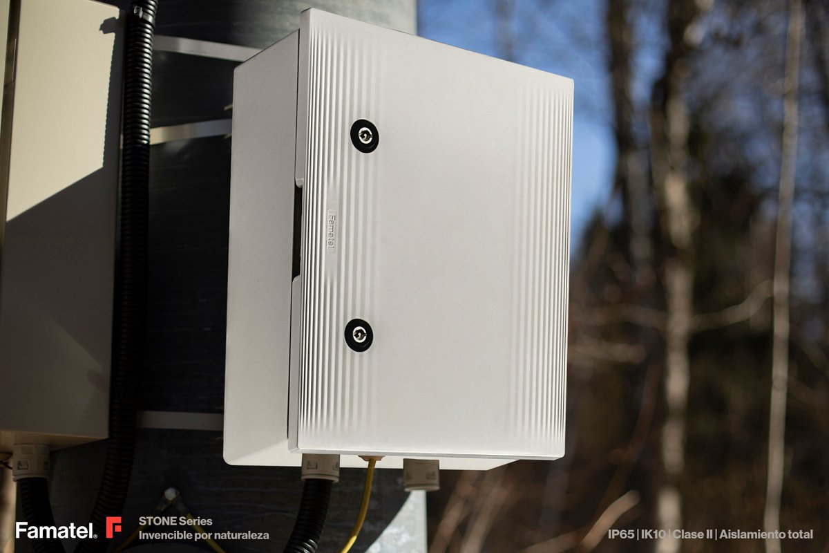 🌐🔋 Infraestructuras críticas: proteger lo esencial. La Serie STONE de  #Famatel ofrece armarios IP66 de poliéster reforzado, resistentes a  intemperie, químicos, impactos (IK10) y fuego. Perfectos para renovables,  data centers e industria., image size:1200x800
