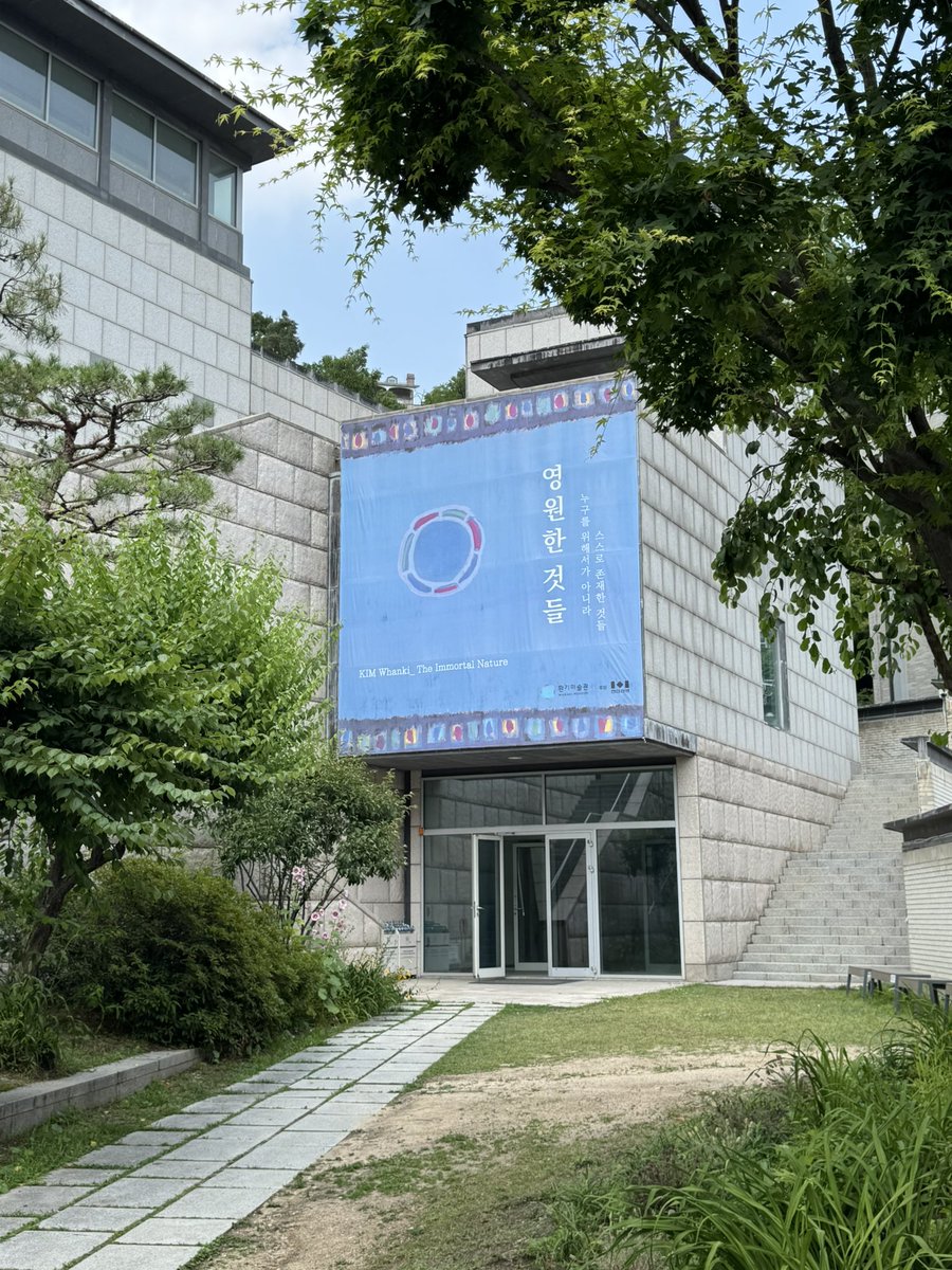 rapmonvirgo's tweet image. I feel like i make a right choice visiting Whanki Museum on my last day in Seoul.
Crying in front of 3 metres canvas of "Where, In What Form, Shall We Meet Again" painting while make a promise to visit this city again 🥺💙
We will meet again. We should.
