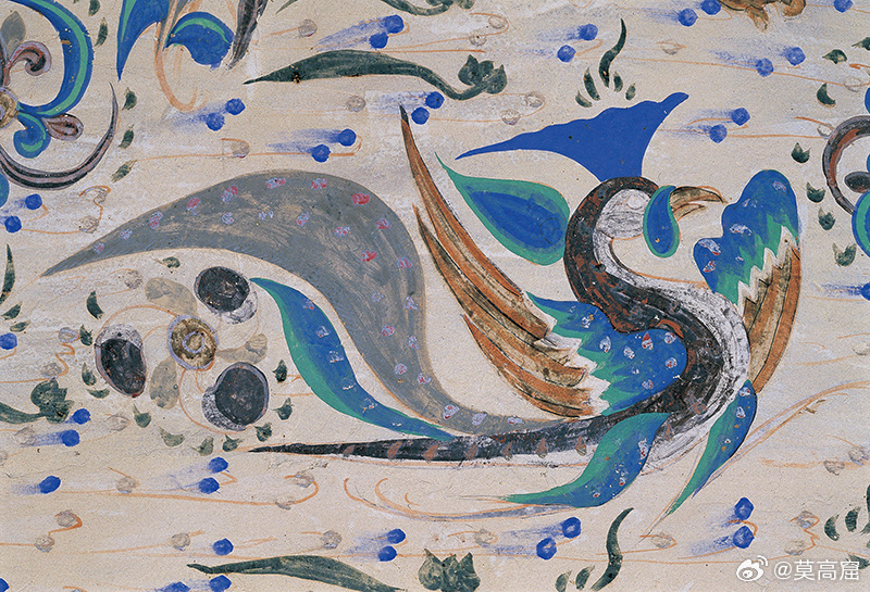 DunhuangAcademy's tweet image. Step into Cave 285 (Western Wei Dynasty) and meet the Vermilion Bird (Chinese: 朱雀) - one of China’s four mythological creatures, and the sacred guardian of the south! Crowned with a vibrant blue crest and adorned with resplendent feathers, it soars freely across the heavens,…