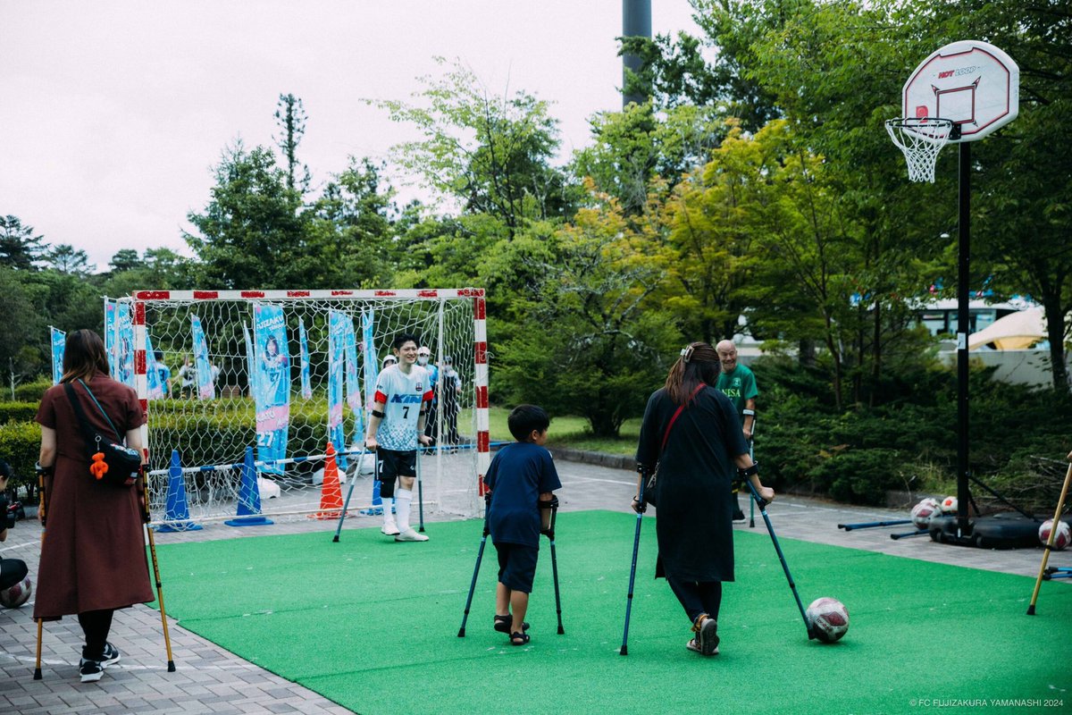 FC_FUJIZAKURA's tweet photo. /
📣6/21ホームゲーム情報📣
#ふじざくらスポーツパーク
\
🏀車椅子バスケ #山梨ペンギンズ
⚽️アンプティサッカー #FCONETOP
🌳モルック #甲府市モルック協会
🕶ブラインドサッカー #オガルリーブレ山梨
体験型エリアで、休日をアクティブに✨
#YSKecomマッチデー
#FCふじざくら山梨 https://t.co/uDiPPuu8GK