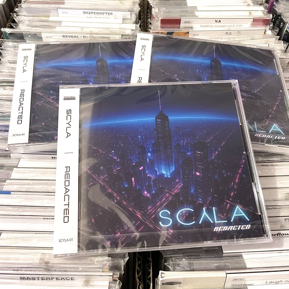 名古屋を拠点に活動するCyber punk styleメタルコアSCYLAの2nd FULLが入荷！激しさとメロディアスな要素の交差、モダンなメタリックサウンドとエレクトロサウンドの融合、サイバーでダークさも感じる近未来感ある音像で世界観を構築してます🌌
ishizue-music.shop-pro.jp/?pid=187130035

#礎 #ishizue