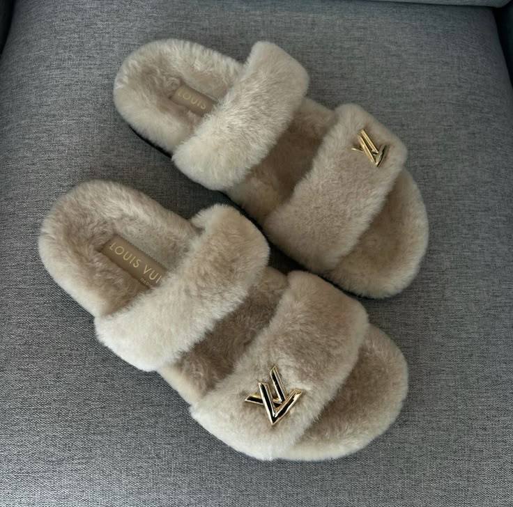 Outfit_Luxy's tweet photo. Louis Vuitton https://t.co/cGGoKzUp6T
