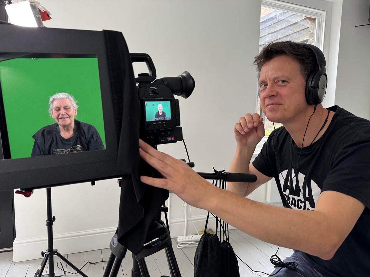 The interviewer’s POV!🎤

#magicvideobox #interviewfilming