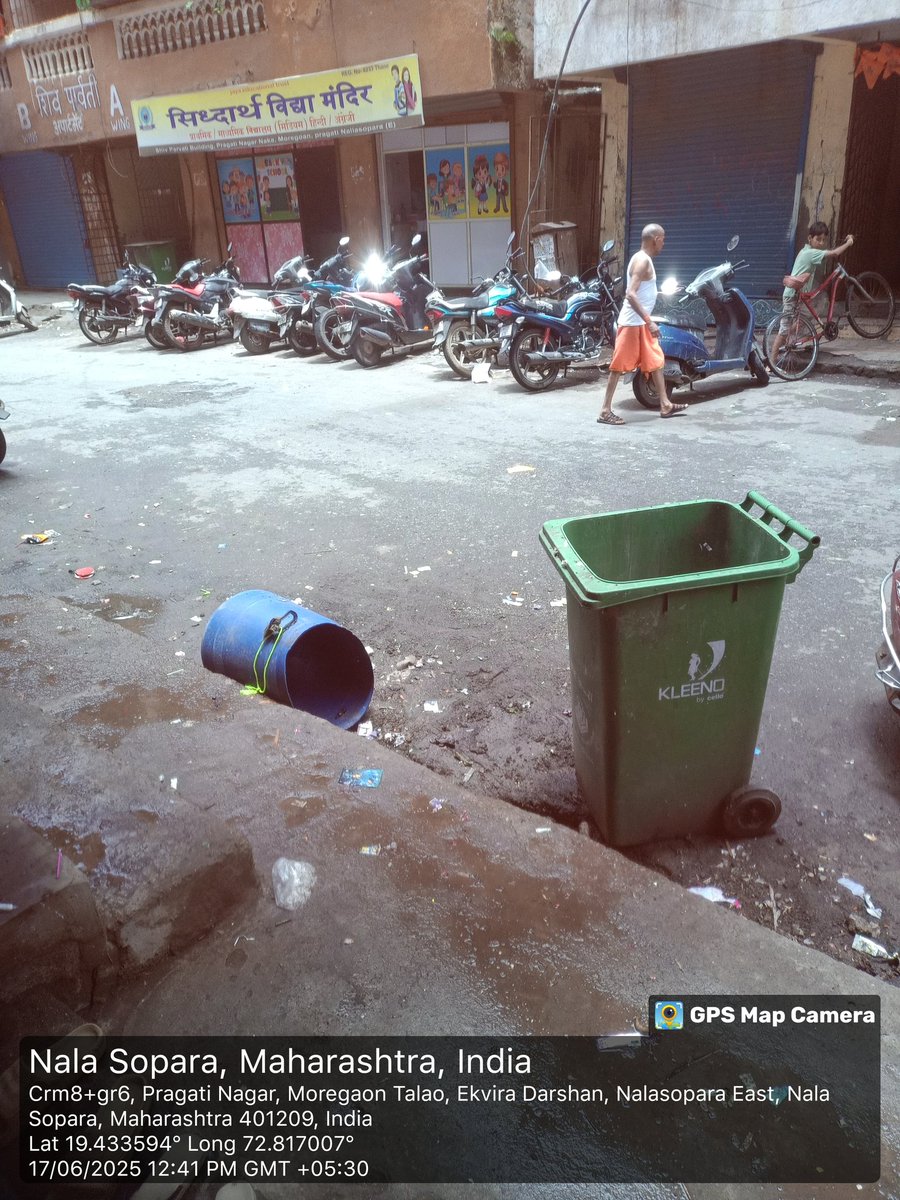 CPSF16's tweet photo. This is everyday... We are frustrated by this building secretary. Can someone take strict action against them  @SwachhMaha @vvmc @VNalasopara @nalasoparanews https://t.co/ov4e8Mnz2u