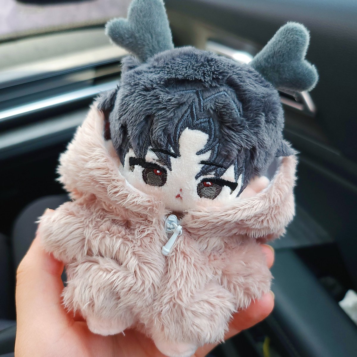 딱 졸리기 좋은 이 시간~
여러분들에게 귀여운 거 보여드리러 왔어요 😚🖤
귀여운 사진 보시구 퇴근까지 남은 시간도 화이팅!! 입니다 🫶

나의 첫 현물 괴출 솜이 된 담솔믕 (⌯ˊ∇ˋ⌯)