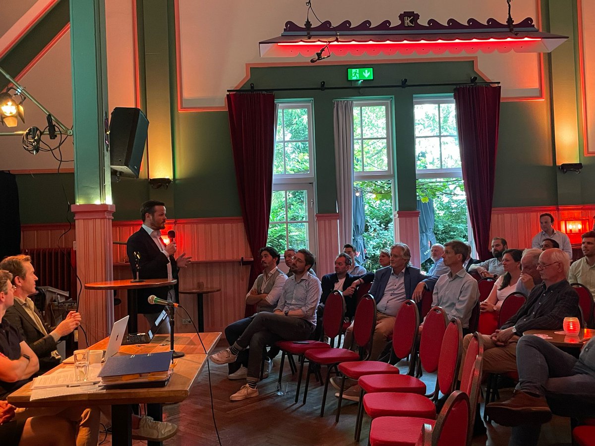 Myron von Gerhardt (@myronvong) on Twitter photo Blij dat <a href="/daanwijnants/">Daan Wijnants</a> is verkozen als lijsttrekker van de Amsterdamse VVD.
En vereerd dat het bestuur mij heeft benoemd tot campagneleider.
Amsterdam snakt naar verandering. Naar een stad die weer levert. En met oplossingen komt voor de problemen van alle Amsterdammers. Blij dat <a href="/daanwijnants/">Daan Wijnants</a> is verkozen als lijsttrekker van de Amsterdamse VVD.
En vereerd dat het bestuur mij heeft benoemd tot campagneleider.
Amsterdam snakt naar verandering. Naar een stad die weer levert. En met oplossingen komt voor de problemen van alle Amsterdammers.