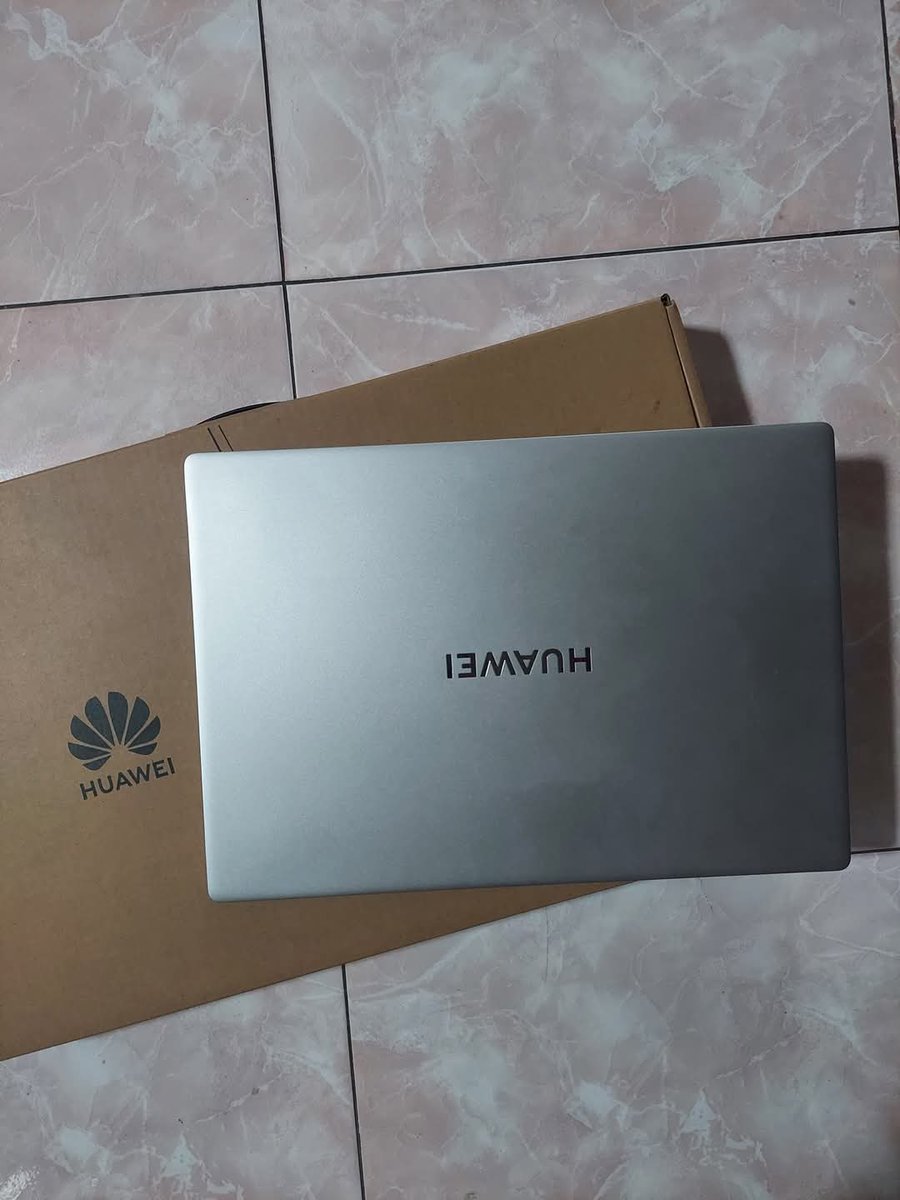 Huawei laptop core i3-11  th generation/8 gig ram /256 ssd/3.0 ghz /11th gen $260 usd app:0713696195