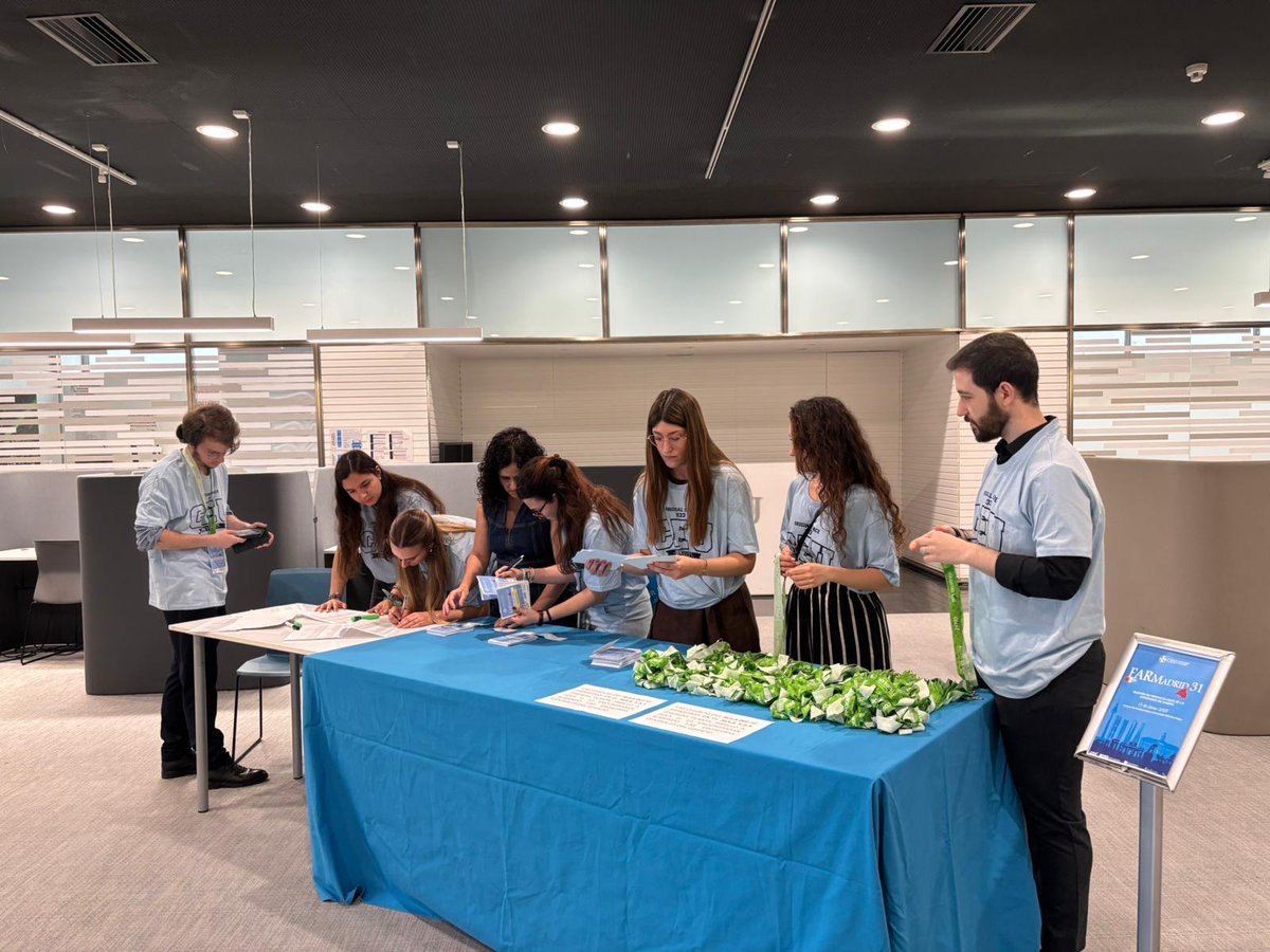 Neurofan Lab (@neurofan_lab) on Twitter photo Los investigadores en formación de Farmacología de <a href="/FarmaciaCEU/">USPCEUfarmacia</a> <a href="/USPCEU/">Universidad CEU San Pablo</a> dando la bienvenida a todos los asistentes de #FarMadrid31 Los investigadores en formación de Farmacología de <a href="/FarmaciaCEU/">USPCEUfarmacia</a> <a href="/USPCEU/">Universidad CEU San Pablo</a> dando la bienvenida a todos los asistentes de #FarMadrid31