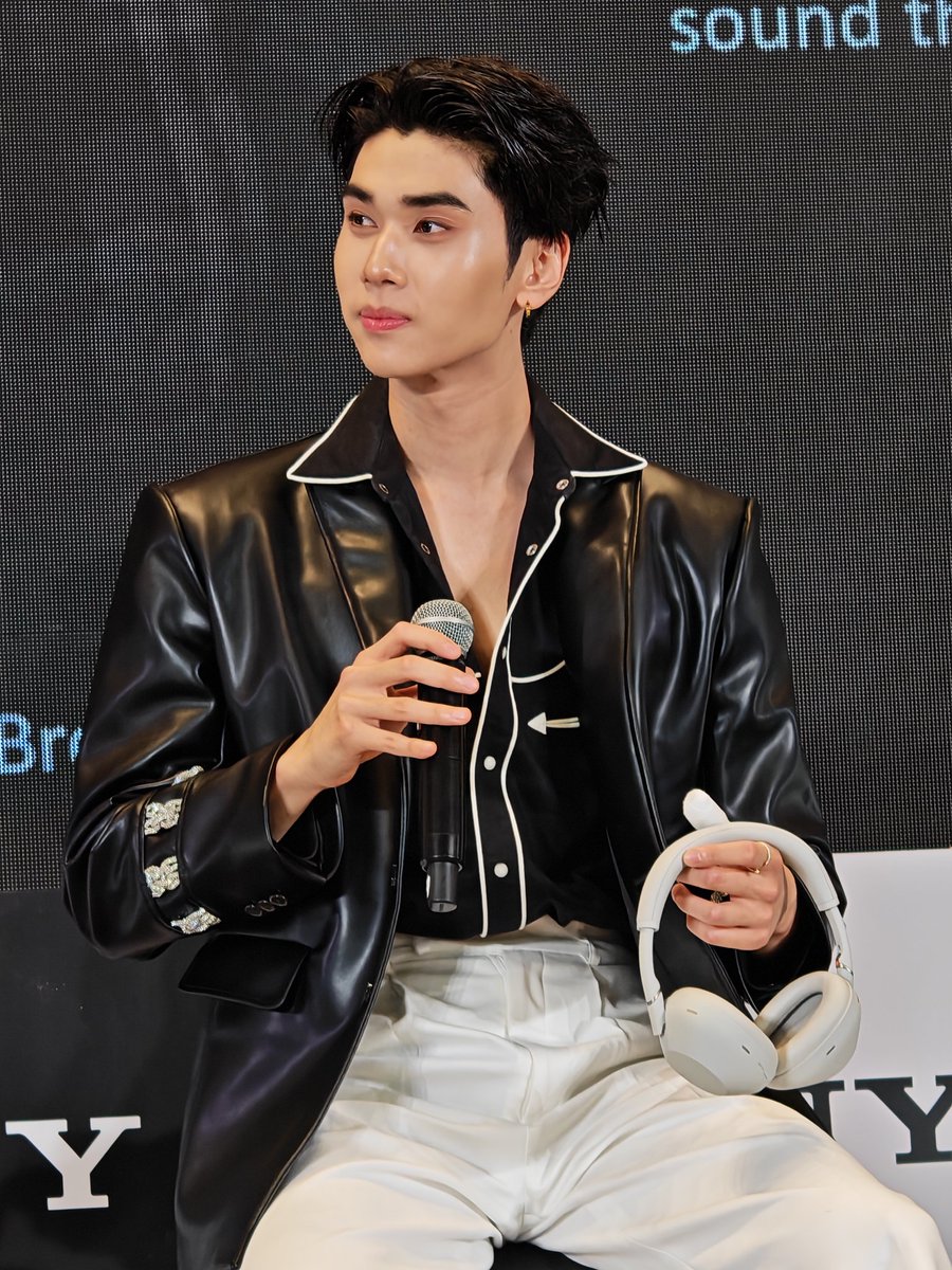 My_Arisola's tweet photo. งานเปิดตัวหูฟัง WH-1000XM6 Wireless Noise Cancelling Headphone “ฟังที่ใช่...ไม่มีนอยส์”
#SonyThai #ฟังที่ใช่ไม่มีนอยส์ #WH1000XM6 #Sony #SonyxDunk #SonyDunk https://t.co/dza8g4TGLK