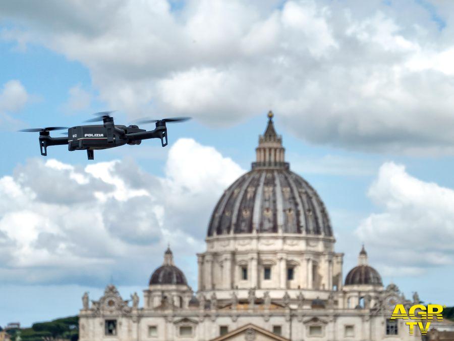 Roma San Pietro, Intronizzazione Papa Leone XIV, i droni della polizia controllano dall'alto
Un cono di sicurezza per a ...
agronline.it/cronaca/roma-s…