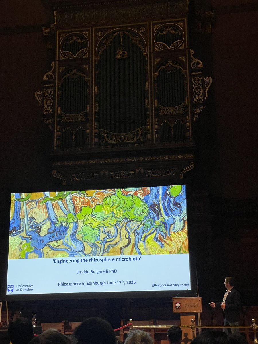 Day two at #rhizosphere6! Starting with David Bulgarelli giving us insights to the genetic basis of plant-microbe interactions