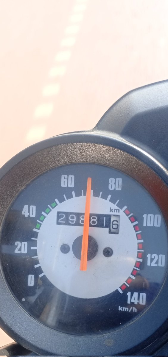 As a law abiding citizen, this is my speed limit on the Northern bypass today. But at night I do a 100😊