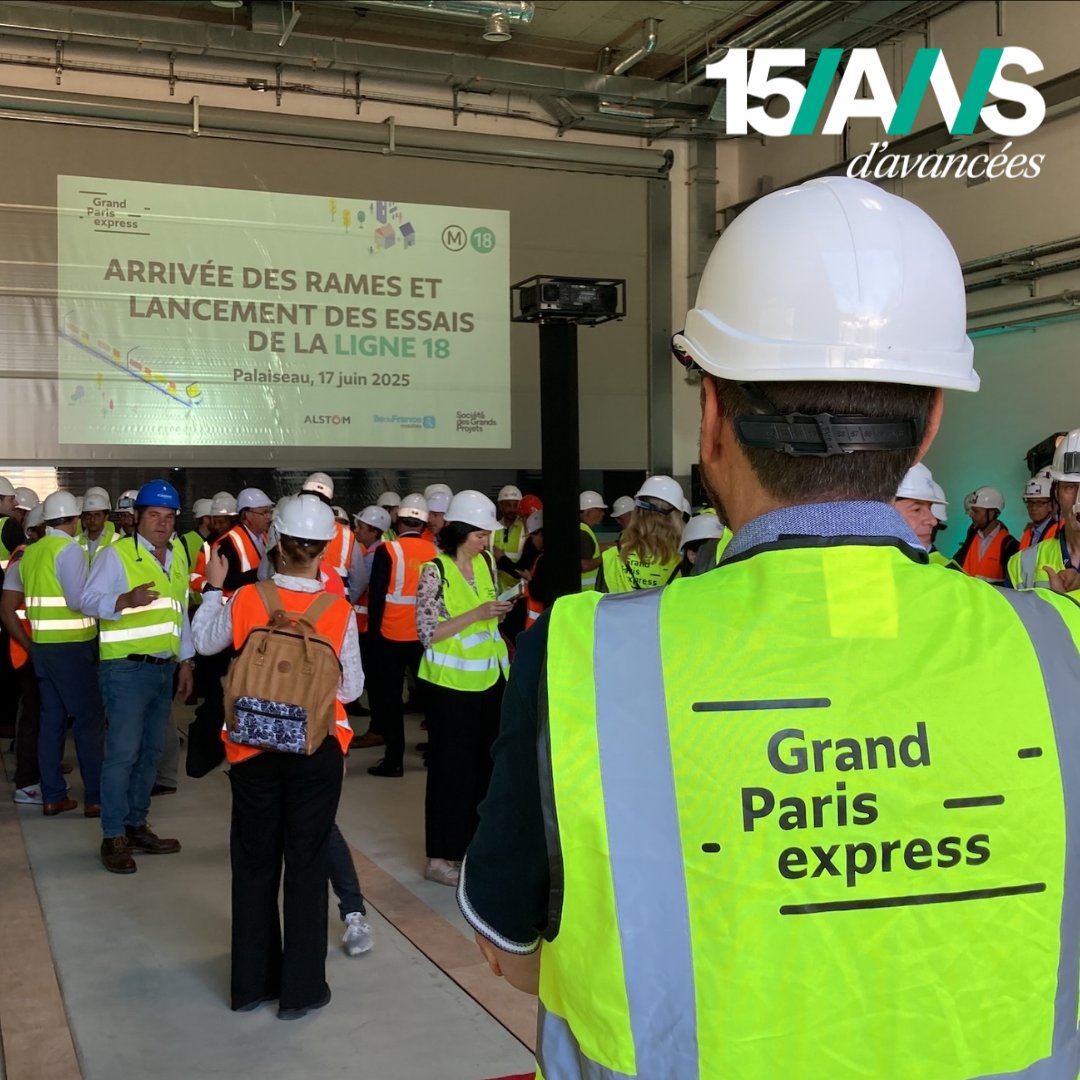 Grand Paris Express (@gdparisexpress) on Twitter photo 🚨 C’est le jour J pour la ligne 18 !
🚇Aujourd’hui, la <a href="/sgrandsprojets/">Société des grands projets</a>, pilote du #GrandParisExpress, <a href="/IDFmobilites/">IDF Mobilités</a> et <a href="/Alstom/">Alstom</a> vont dévoiler les nouvelles rames de la #ligne18, récemment arrivées au centre d’exploitation Palaiseau.
Un événement, en présence de Jean-François 🚨 C’est le jour J pour la ligne 18 !
🚇Aujourd’hui, la <a href="/sgrandsprojets/">Société des grands projets</a>, pilote du #GrandParisExpress, <a href="/IDFmobilites/">IDF Mobilités</a> et <a href="/Alstom/">Alstom</a> vont dévoiler les nouvelles rames de la #ligne18, récemment arrivées au centre d’exploitation Palaiseau.
Un événement, en présence de Jean-François