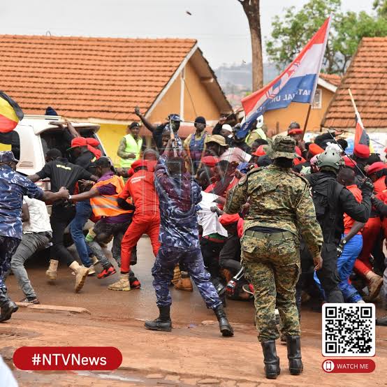 Apparently the female officer who appeared in a video clip during kawempe North by-election restraining JATT operatives from beating NUP supporters was arrested on orders of a senior military officers.

Major Auma has been in detention without any form of trial since then.