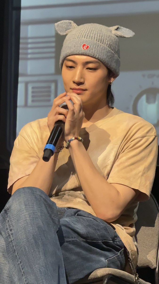 YingLadyrot's tweet photo. แค่ได้แอบมองอยู่ไกลๆ ก็สุขใจ 🫠 #JAYB https://t.co/l6MmA2ZVwI