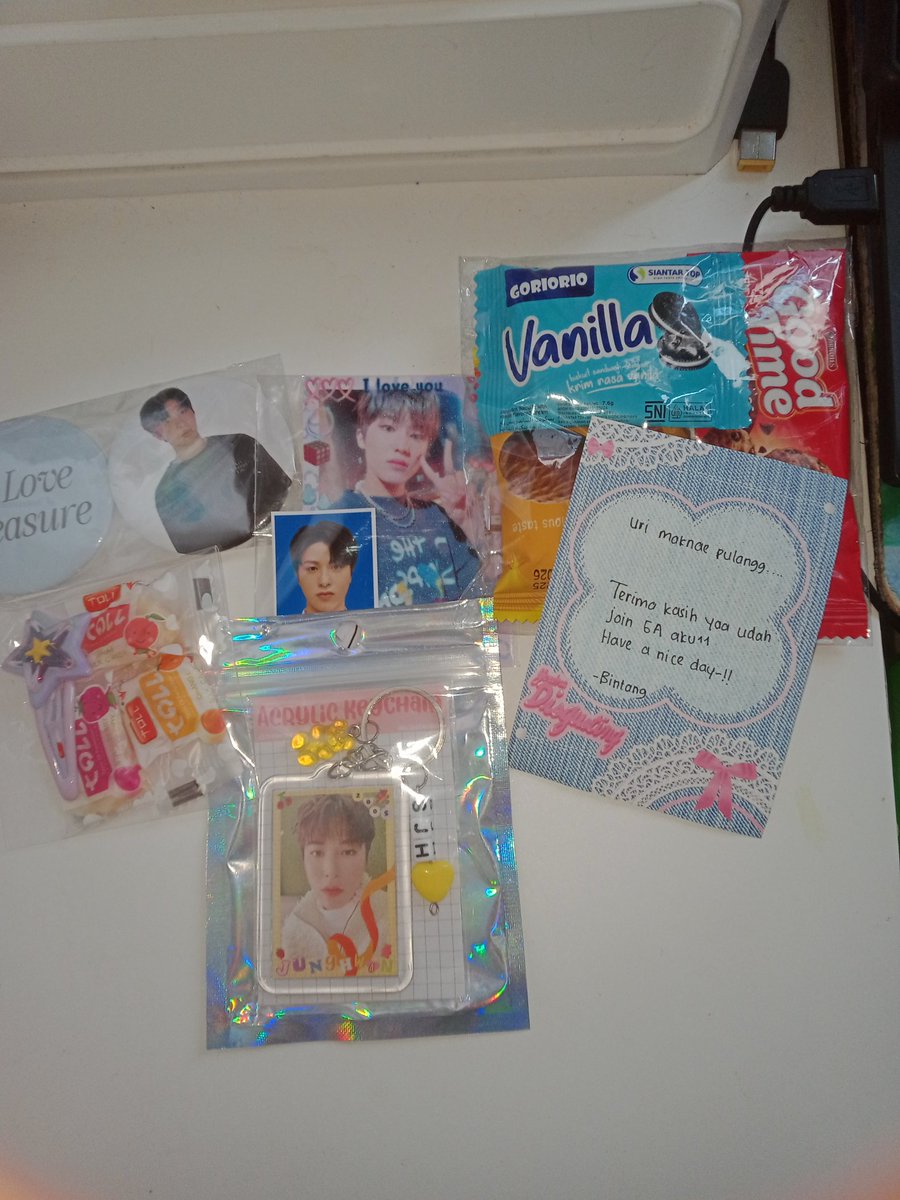 Sunflowerlyl_'s tweet photo. @bintangyoi kakkk thank youuu, Junghwannya dah sampeee, Makasih juga udah pick aku😻🫶 https://t.co/r3d5jZINHG
