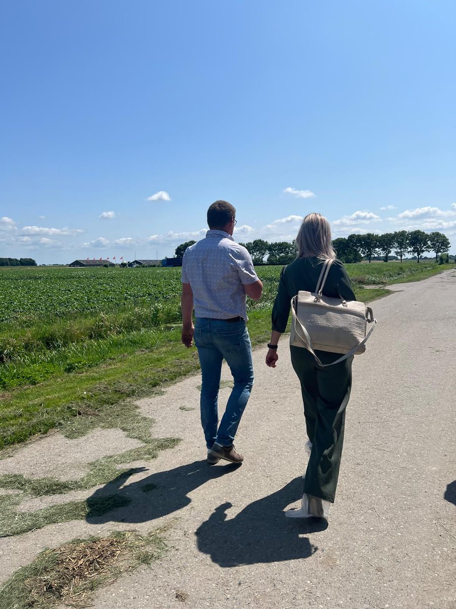 Vandaag een werkbezoek gebracht aan een ondernemer die werkt aan een omschakeling van melkveehouderij naar mestvergisting. Een waardevol gesprek over zijn plannen en de uitdagingen daarbij. Mooi om te zien hoe hij zelf actief zoekt naar een oplossing die voor hem past!