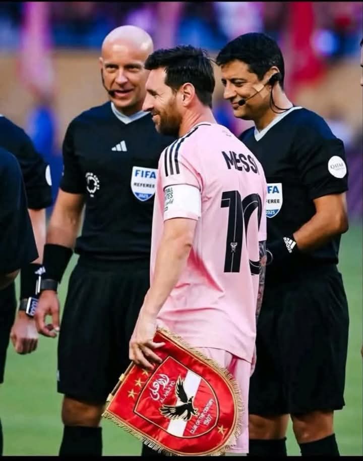 3idovich's tweet photo. #الاهلي وصلنا للعالميه وشرفنا علي الارض #الامريكيه 🔴👹👑
King of #Africa #Caf #Alahly #FIFACWC #FIFAClubWorldCup2025 #FIFAClubWorldCup #ميسي #الشناوي https://t.co/xff7egxLfF