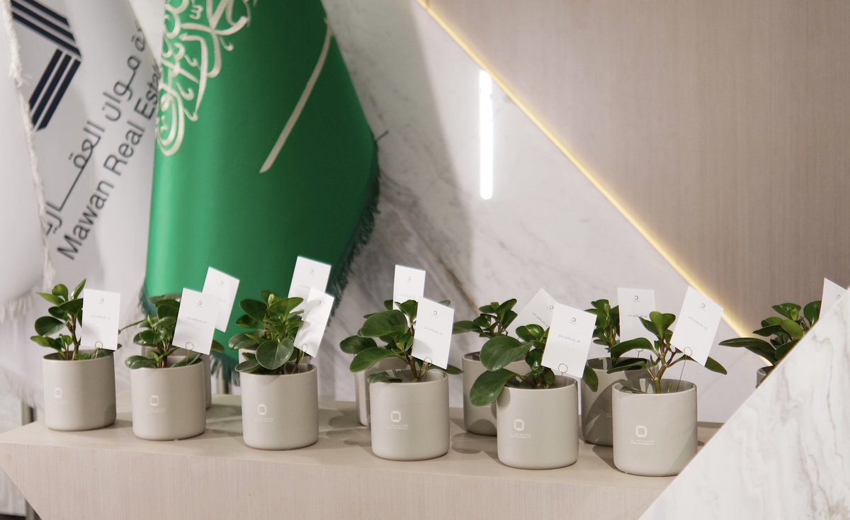 MawanRealestate's tweet photo. كل عام وأنتم بخير، وامتناننا ينعكس في لفتات تُجسّد قيمنا المهنية والإنسانية تنمو بهدوء، وتبقى أثرًا لا يُنسى🌙

Wishing you a blessed Eid. Our gratitude shines through gestures that reflect our values and leave a lasting impression https://t.co/hiGICofTTk