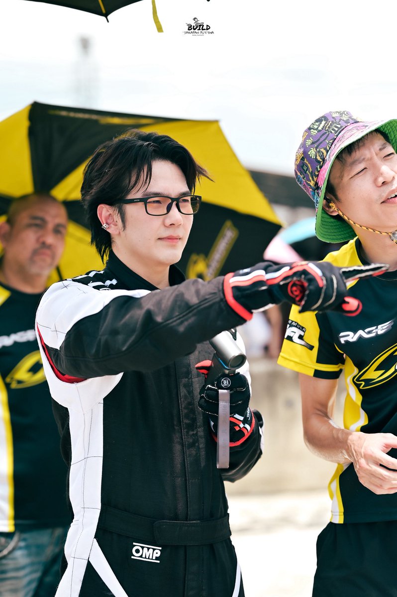 Build_FamilyFC's tweet photo. VROOM VROOM ❤️‍🔥✨🏎️ มันหล่ออะครับทำไงได้ 💙💙🩷💚🩶❤️🤎🤍🩶🖤💛🧡💜💕💞💓💗💝💘💖❣️💙💙💙💙💙 หนุ่มอยากเท่แต่หน้าโครตหวานนน5555555555 หวานเจี้ยบบบบ 

#BuildJakapan @JakeB4rever 
#Beyourluve https://t.co/YW7aX7pAdN