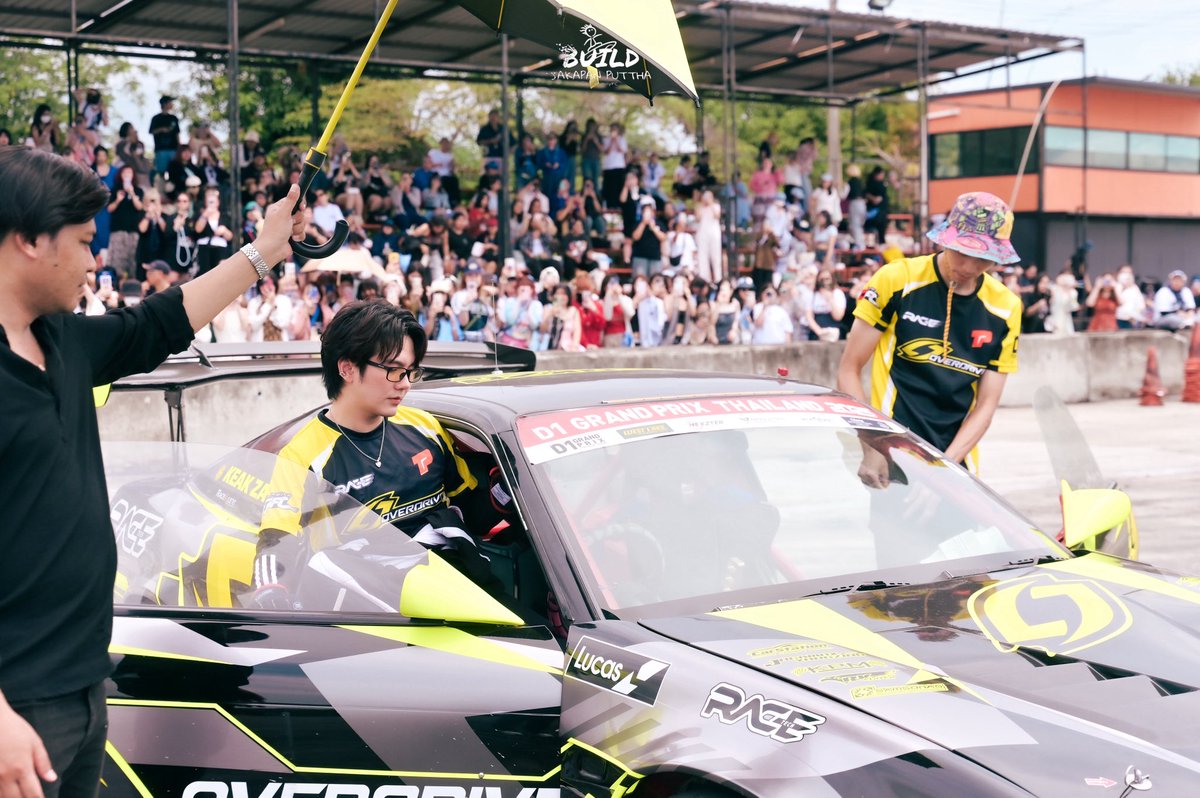 Build_FamilyFC's tweet photo. VROOM VROOM ❤️‍🔥✨🏎️ มันหล่ออะครับทำไงได้ 💙💙🩷💚🩶❤️🤎🤍🩶🖤💛🧡💜💕💞💓💗💝💘💖❣️💙💙💙💙💙 หนุ่มอยากเท่แต่หน้าโครตหวานนน5555555555 หวานเจี้ยบบบบ 

#BuildJakapan @JakeB4rever 
#Beyourluve https://t.co/YW7aX7pAdN