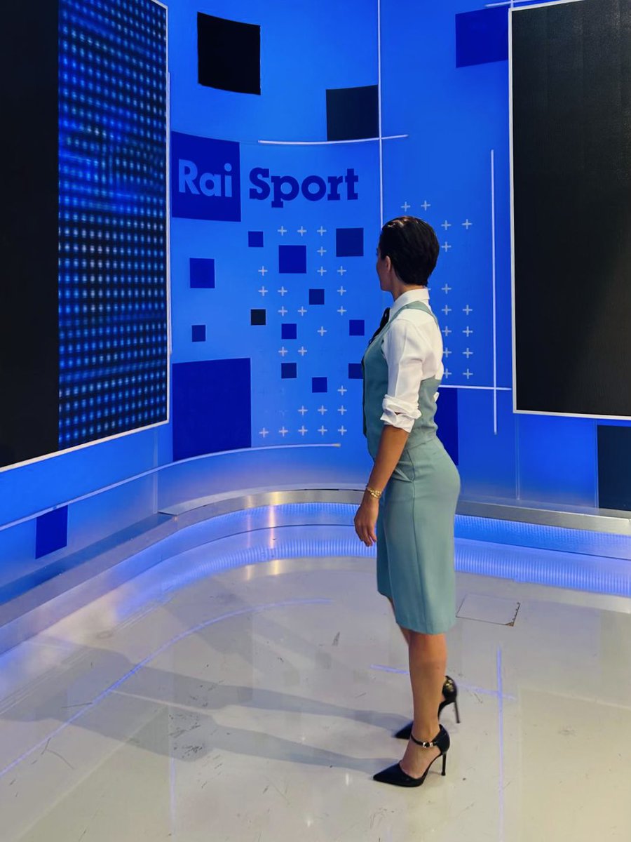 Marilina Succo (@succomarilina) on Twitter photo Ieri sera, 3ª puntata di #nonsolomercato
Puntata scoppiettante con <a href="/PaPaganini/">Paolo Paganini</a> , @pierpaol.marino , @angelofabiani71 e @agataisabelva e quella in azzurro di cui non ricordo il nome 😂⚽️🇮🇹
Grazie @raisport , grazie @instarai2 📺 🎬 Ieri sera, 3ª puntata di #nonsolomercato
Puntata scoppiettante con <a href="/PaPaganini/">Paolo Paganini</a> , @pierpaol.marino , @angelofabiani71 e @agataisabelva e quella in azzurro di cui non ricordo il nome 😂⚽️🇮🇹
Grazie @raisport , grazie @instarai2 📺 🎬