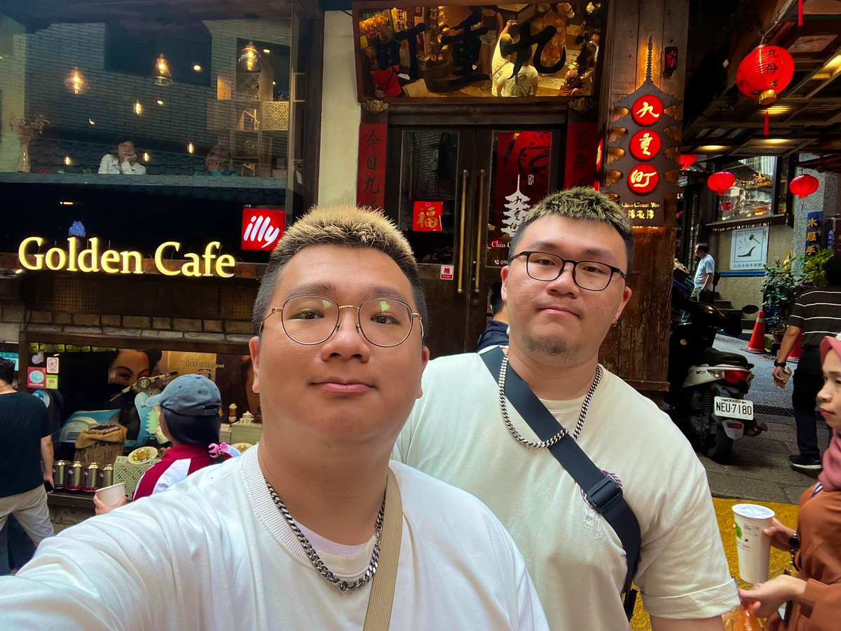 沒下巴的胖子跟現任