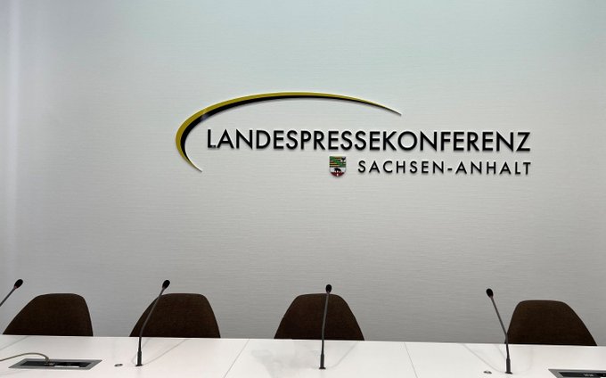 Die Kabinettspressekonferenz mit Regierungssprecher Dr. Matthias Schuppe zu Ergebnissen der Kabinettssitzung und weiteren Landesthemen wird 14.00 Uhr live übertragen: 
▶️ youtube.com/user/SachsenAn…
#SachsenAnhalt