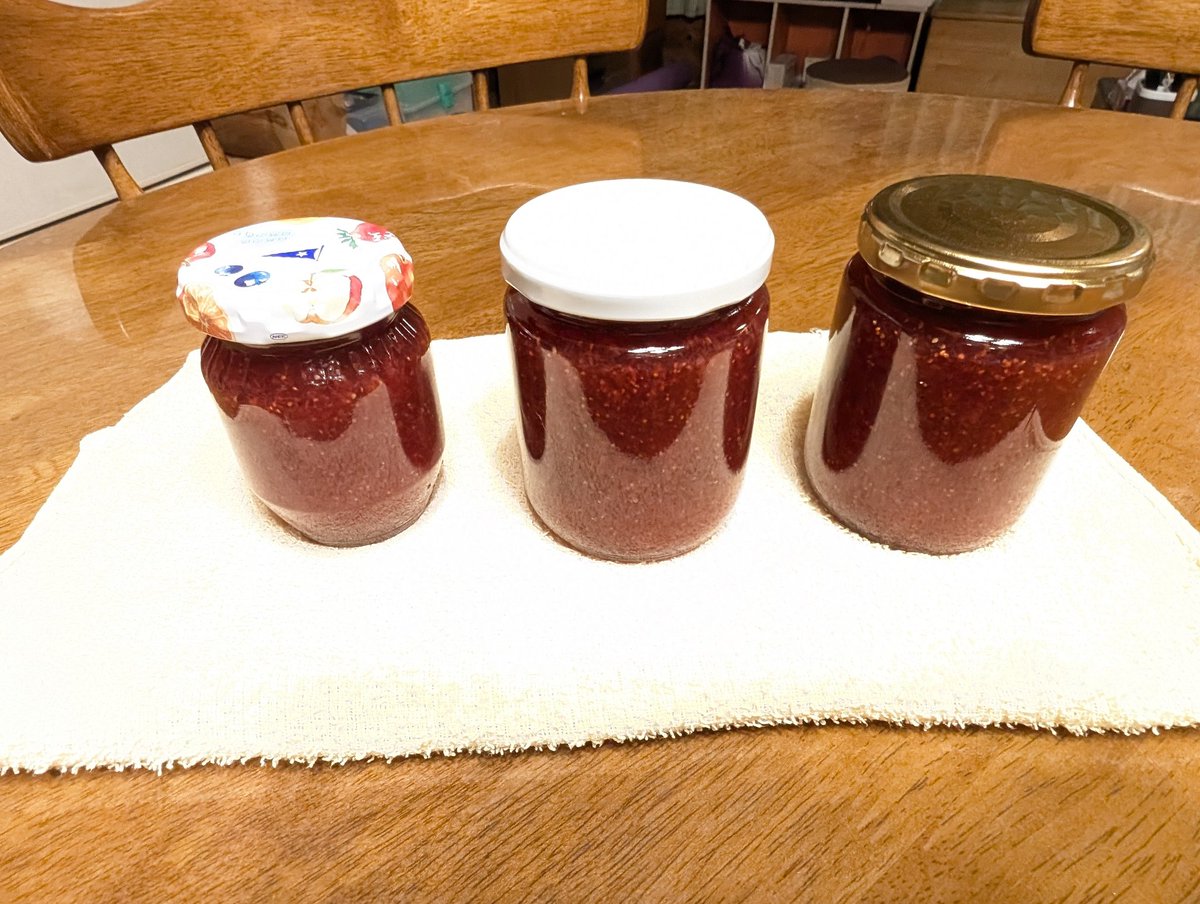 今年も自家製いちご🍓ジャム作ってる

 #ジャムおじさん