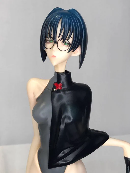 百足さん()にフィギュアにして頂いたアンニュイメガネさんの完成品サンプルを頂いてしまいました…! す…すごい…美しい…。こんなの頂いてしまっていいのだろうか…。スラッとした身体のラインとまさにアンニュイな表情、本当に素晴らしいです…。